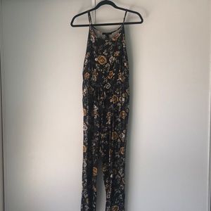forever 21 floral jumpsuit. size small